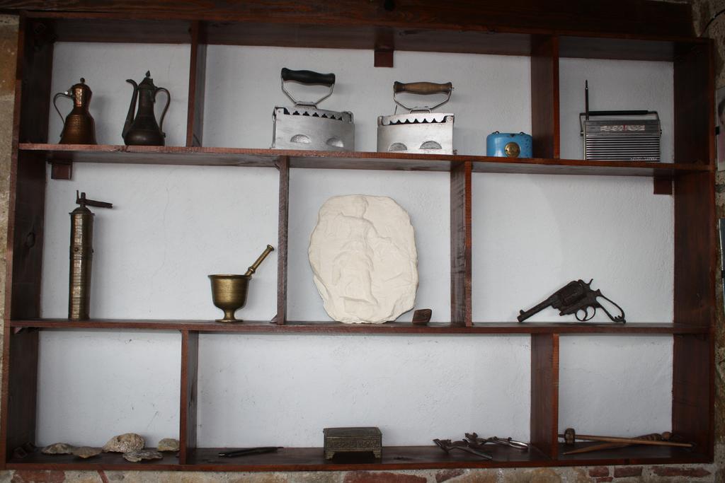 Guesthouse To Spiti Τou Gakou Nestorion Exterior photo