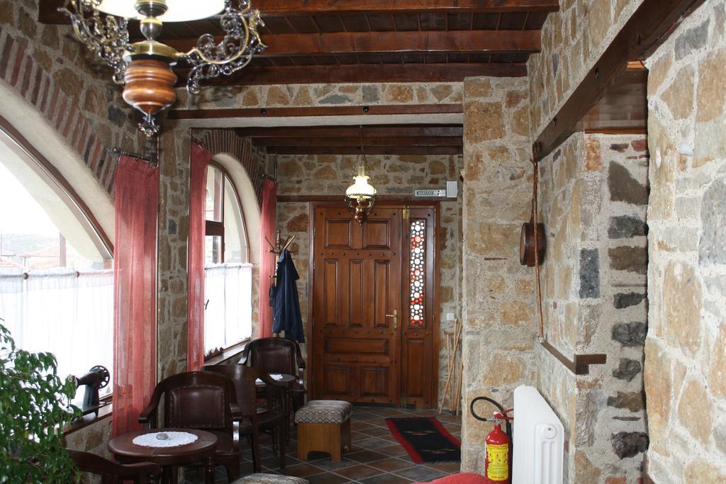 Guesthouse To Spiti Τou Gakou Nestorion Exterior photo